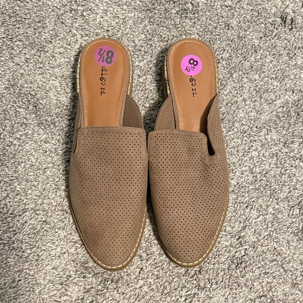 Indigo Road Women's Brown Perforated Mules